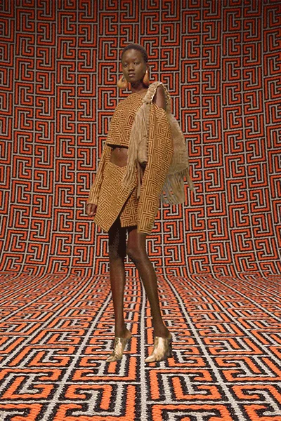 Look 19